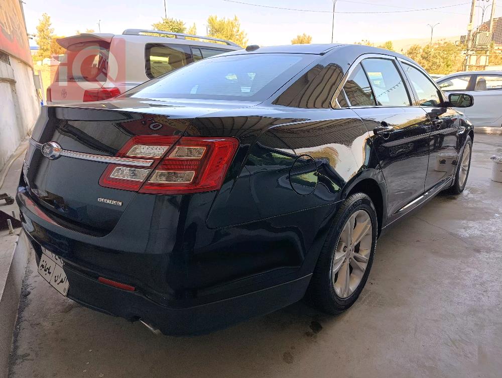 Ford Taurus